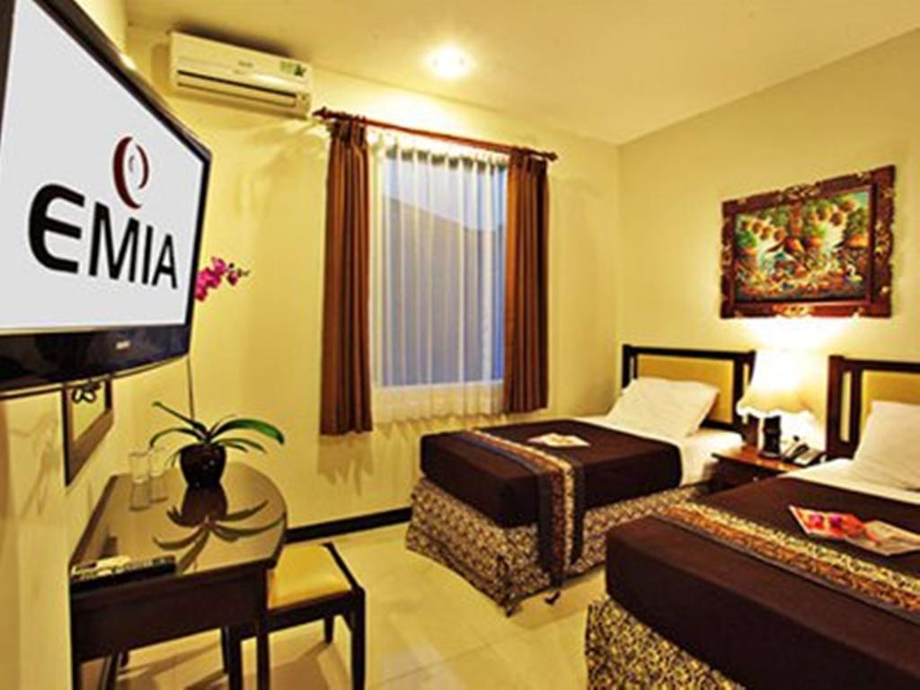 Emia Hotel Бандунг Стая снимка